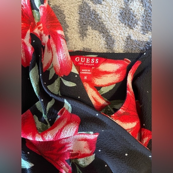 M Guess Crop Top Red Lily Flower - Picture 2 of 16